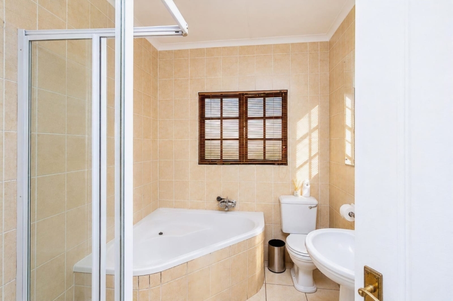 4 Bedroom Property for Sale in Safari Gardens North West